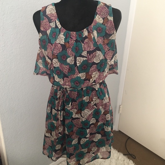 Famous Dresses & Skirts - Forest Fairy 🧚‍♂️ Dress with Tie Size Small